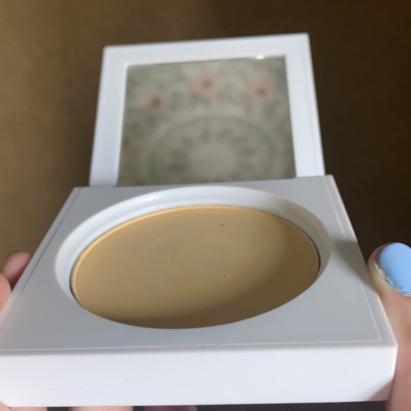 Ofra Cosmetics Banana Powder - Picture 4 of 4